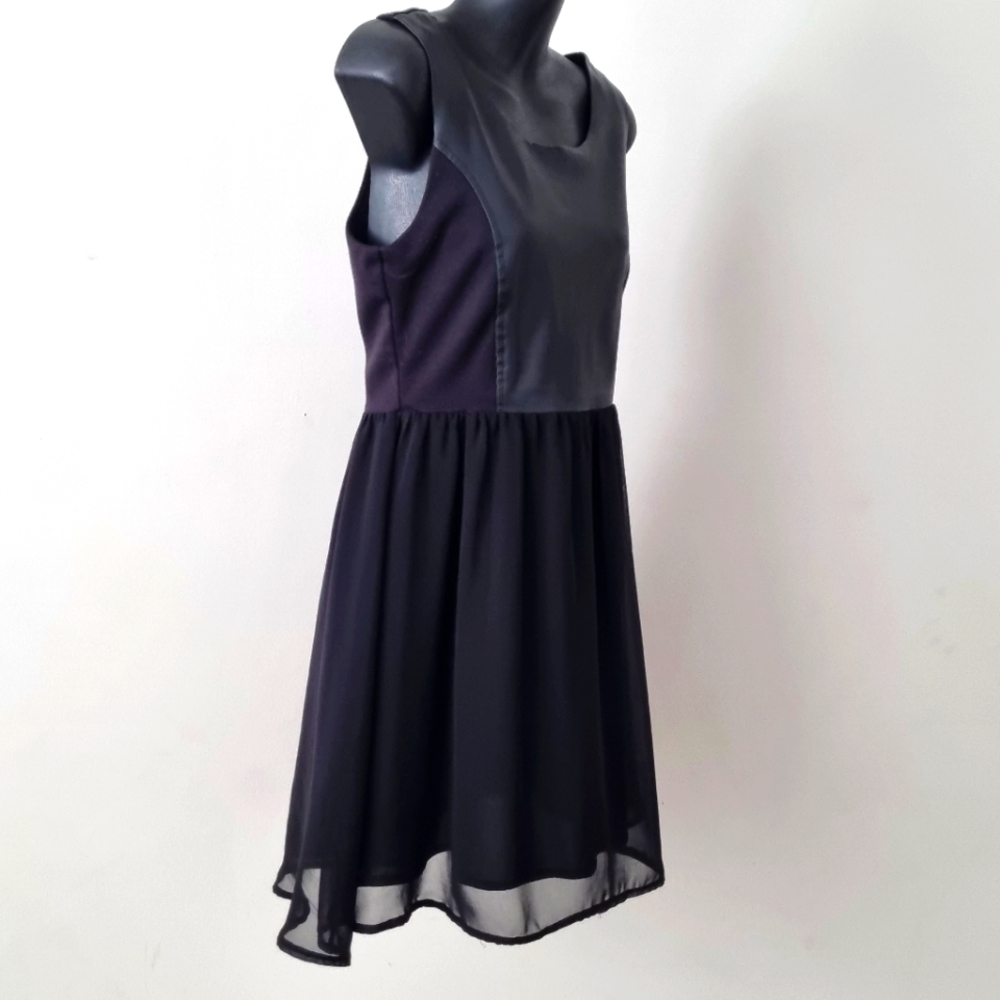Black skater shiffon dress - Picture 5 of 7